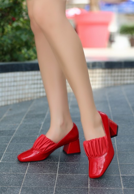 Ketan Kırmızı Rugan Topuklu Ayakkabı